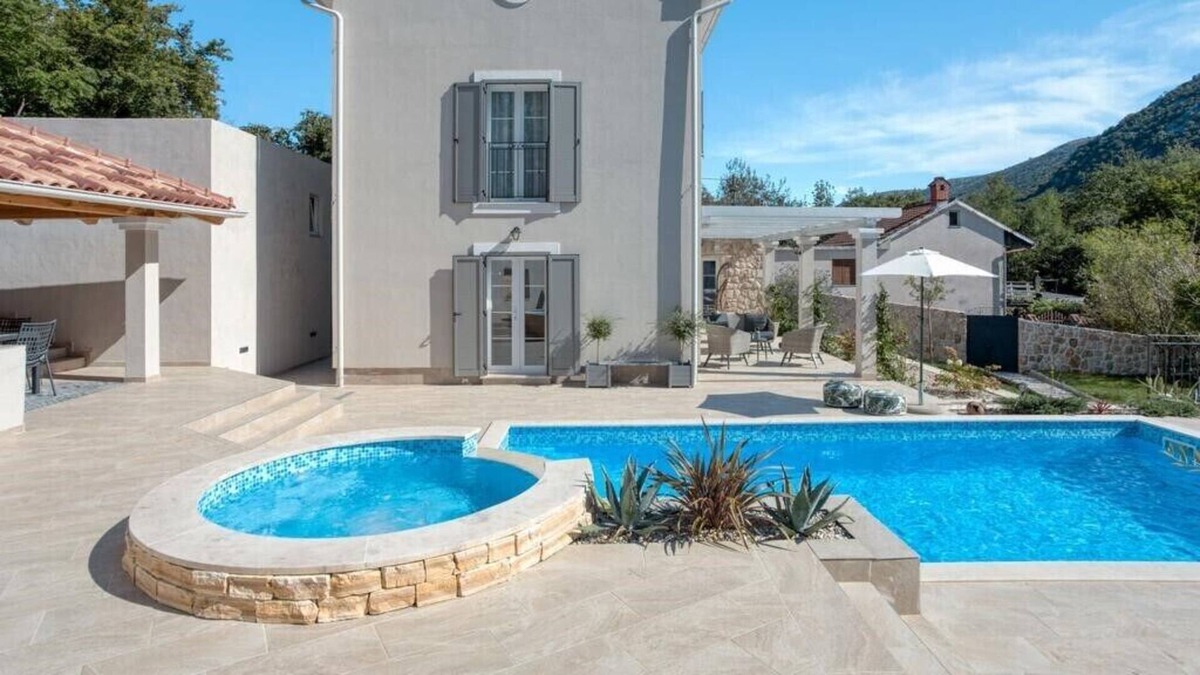 Drivenik Villa | Modern, highly designed Villa Frangipane with a large pool