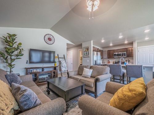 Rapid City House | Modern Hills Home-Hot Tub