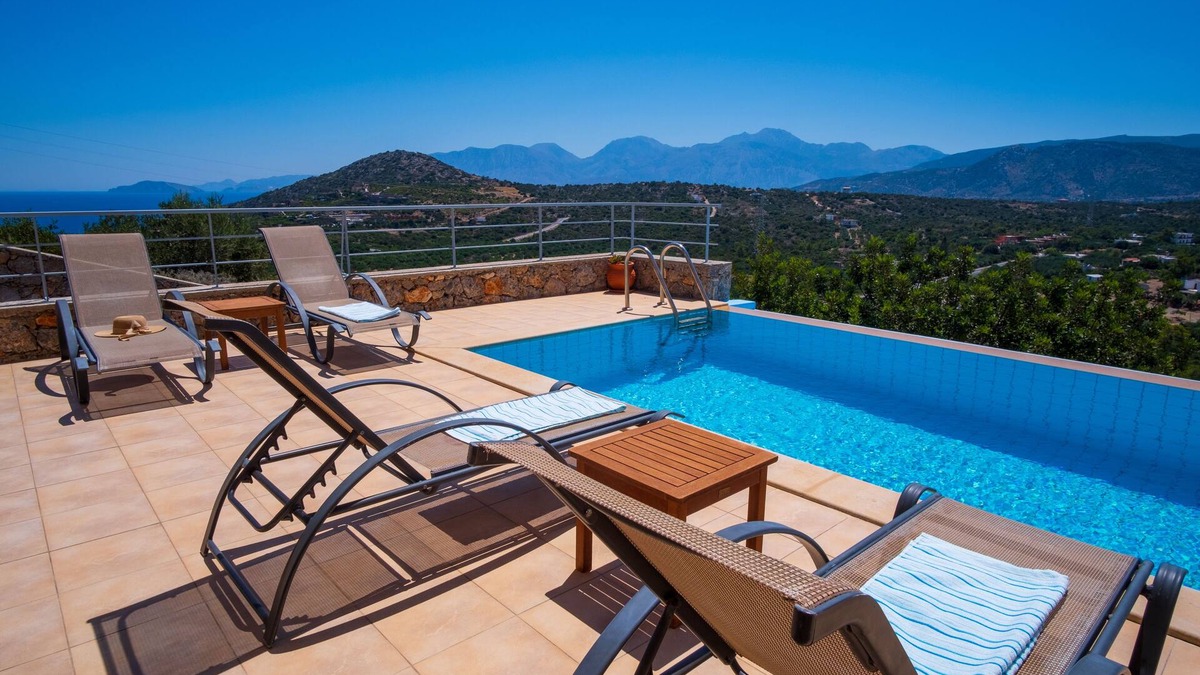 Agios Nikolaos Town House | Modern hilltop villa with pool near Agios Nikolaos