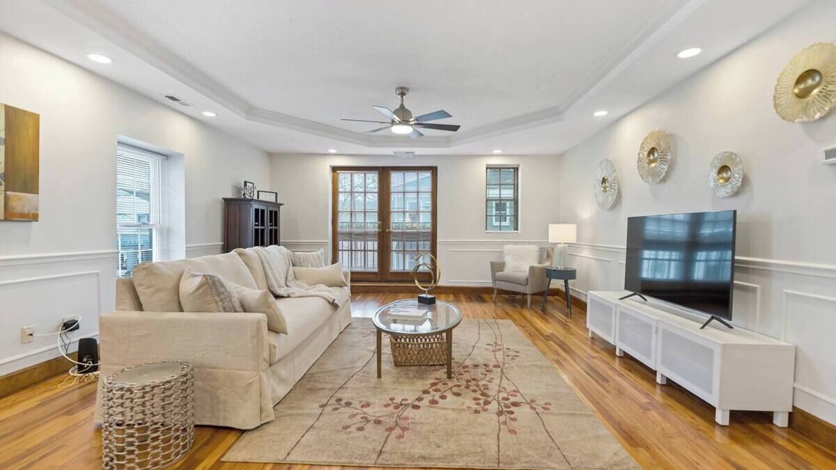 New Richmond Apartment | Modern Historic 3 bdrm 2 bath