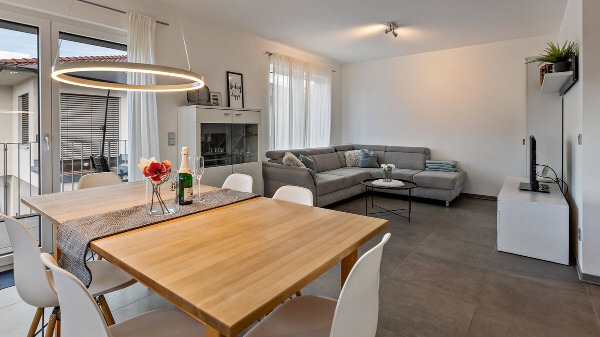 Hilzingen Apartment | Modern Holiday Apartment "Schmuckstück" with Mountain View