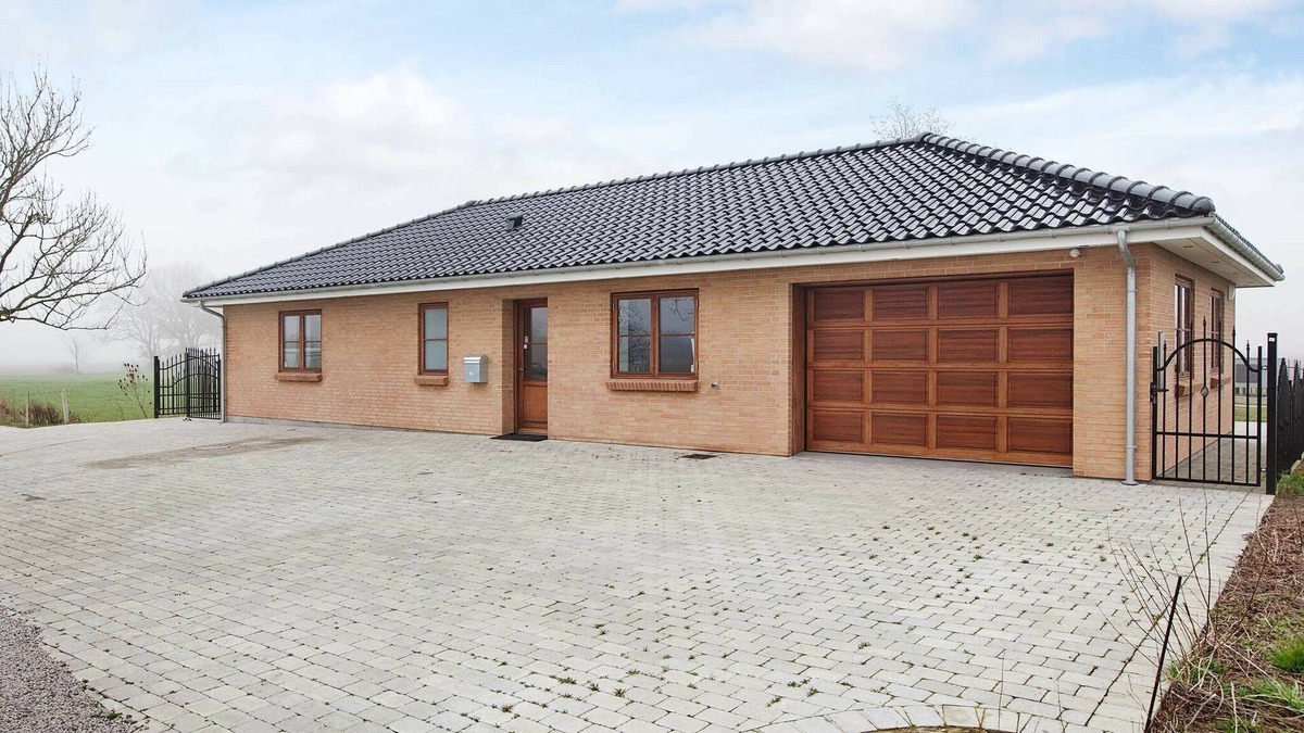 Harpelunde House | Modern Holiday Home in Harpelunde Lolland With Whirlpool