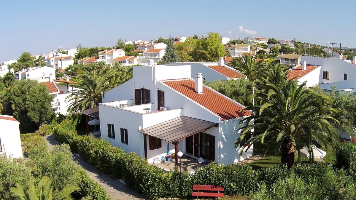 Gerakini House | Modern holiday home, fantastically located at the sea, Wifi | Trikorfo, Chalkidi
