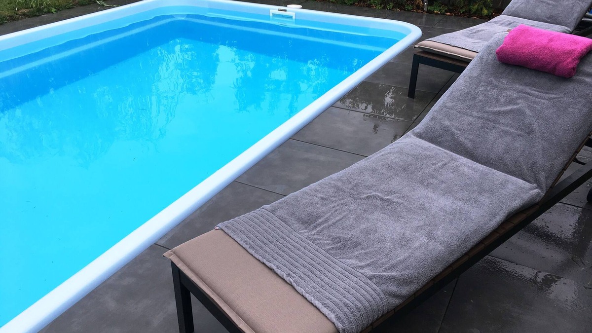 Andreasvorstadt House | Modern holiday home in Erfurt close to the center Terrace Garden Pool
