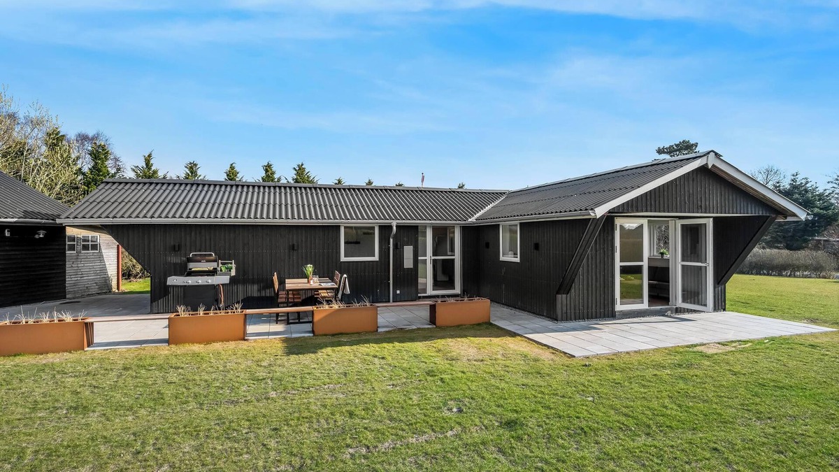 Skjern House | Modern holiday home with 3 bedrooms, completely renovated in 2025 and located.