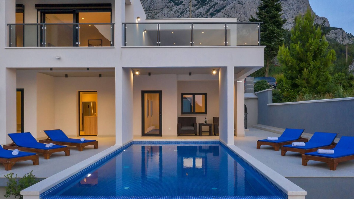 Bast House | Modern holiday home with infinity pool, three bedrooms, terrace, sea view