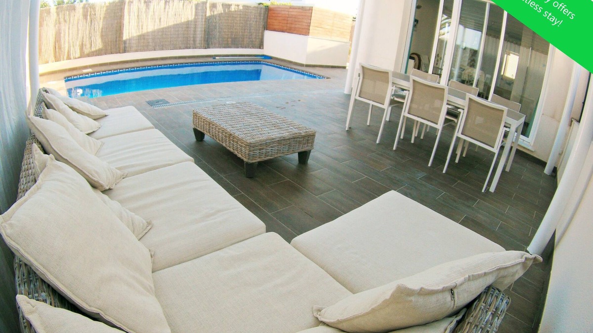 Puerto Rey House | Modern holiday home with swimming pool in Puerto Rey