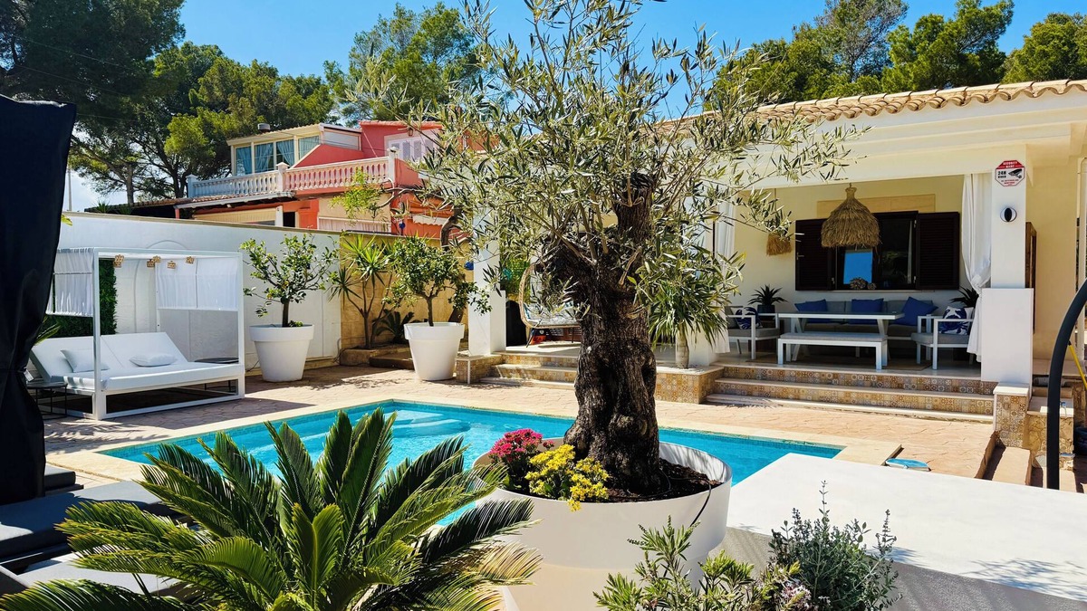 El Toro Villa | MODERN HOLIDAY HOUSE WITH POOL & JACUZZI IN EL TORO/CALVIA