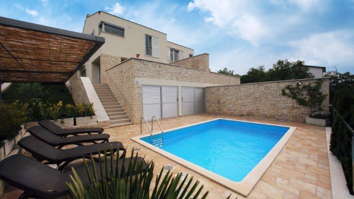 Brnobici House | Modern holiday home with pool and fantastic views over nature to the sea