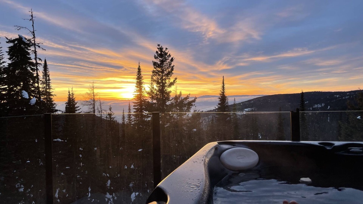 Silver Star Mountain House | Modern home with private hot tub, sauna, heated floors and private suite.