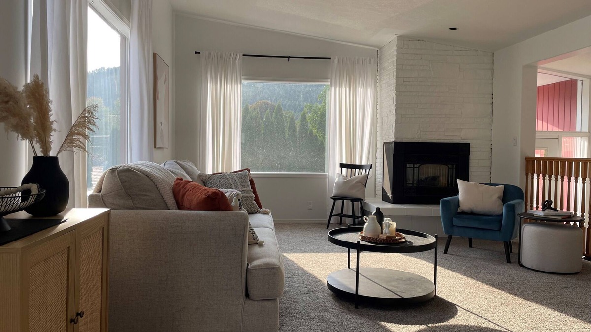 Trail House | Modern Home - 3 BD, 2 Bath, Laundry & Full Kitchen