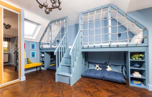 Bracknell Villa | Modern Home- 3beds -3 baths- 20 min from Legoland-Ascot-Windsor