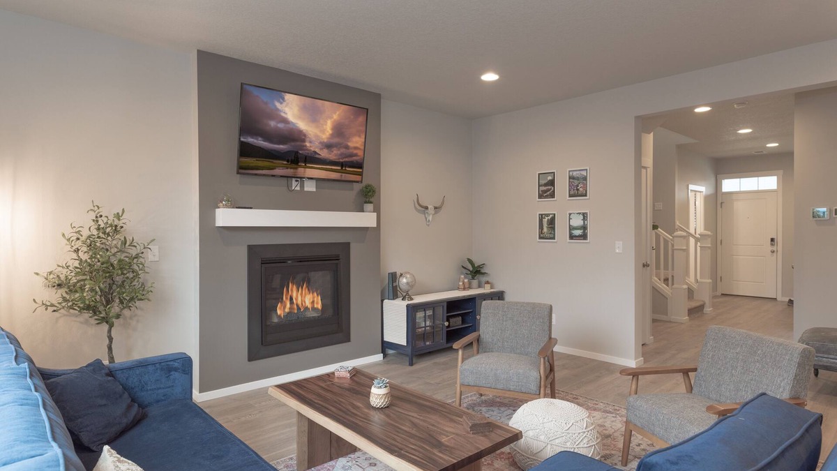 Larkspur House | Modern home in Bend! Close to Shopping & Food Carts ~ Pet Friendly!