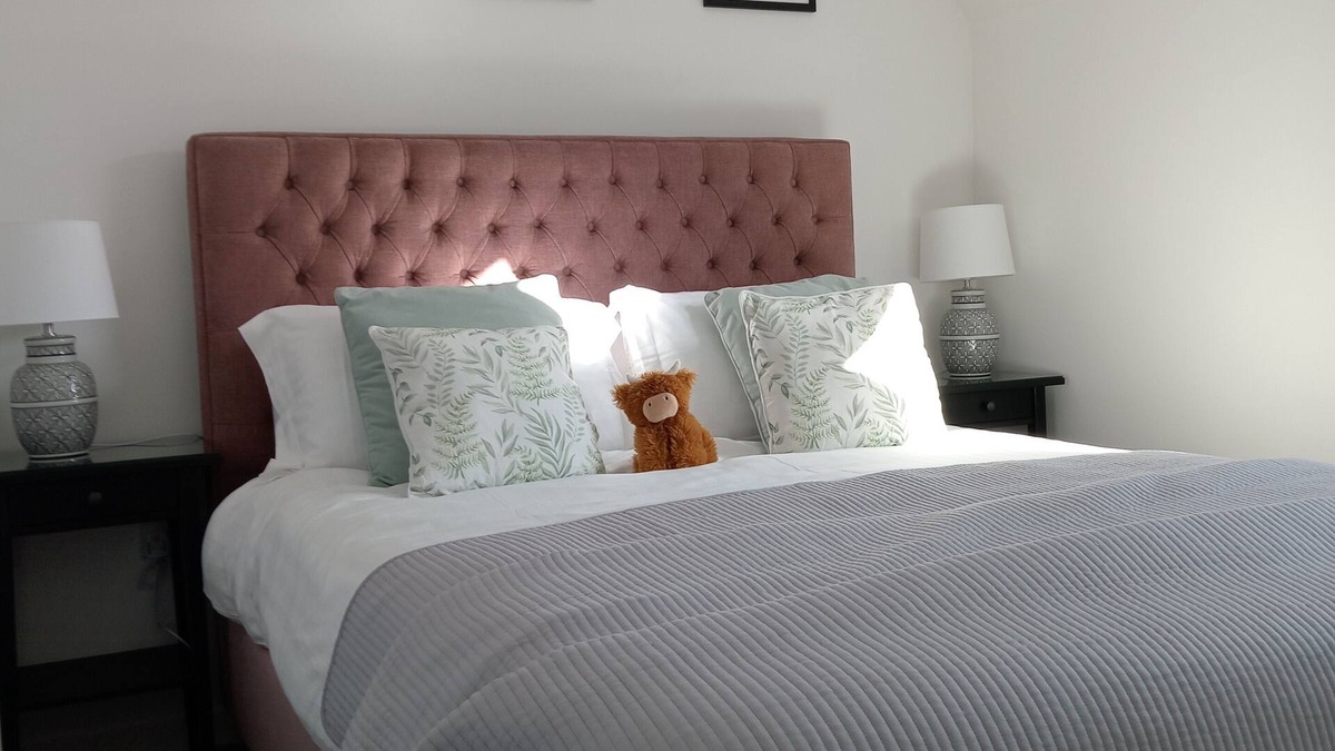 Balloch House | Modern Home in Croy, peaceful village located 15 minutes from Inverness.