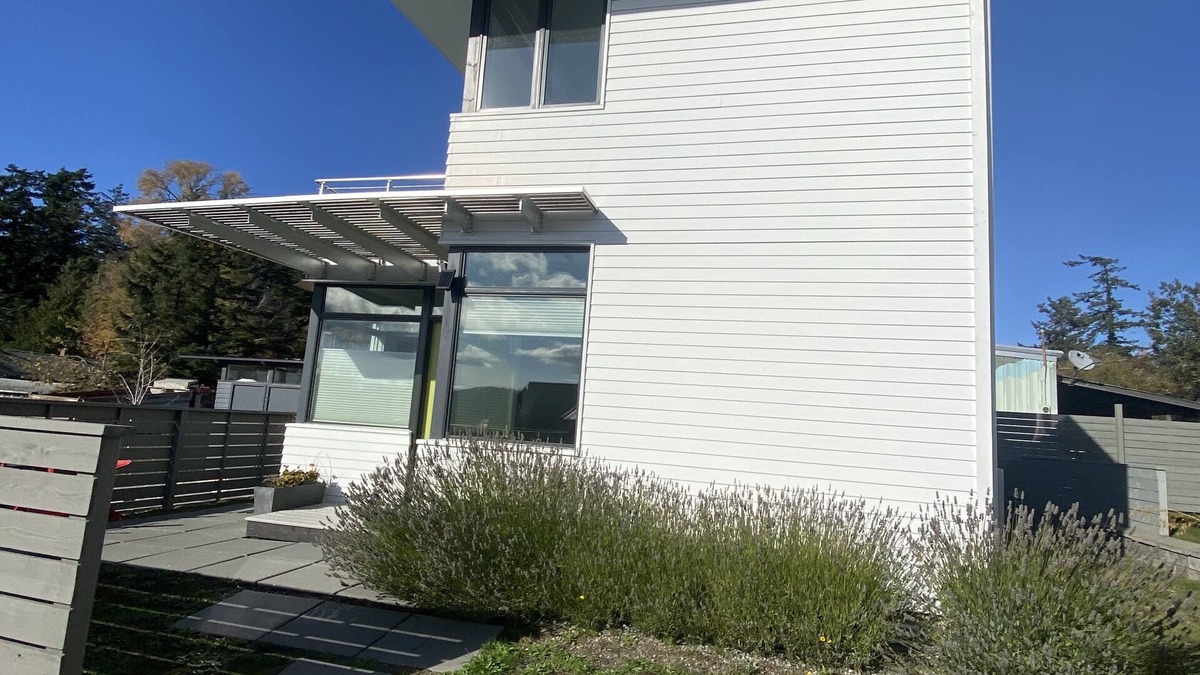 Eastsound House | Modern home in the Heart of Eastsound Village - Walk to Shops, Cafes, & Beaches