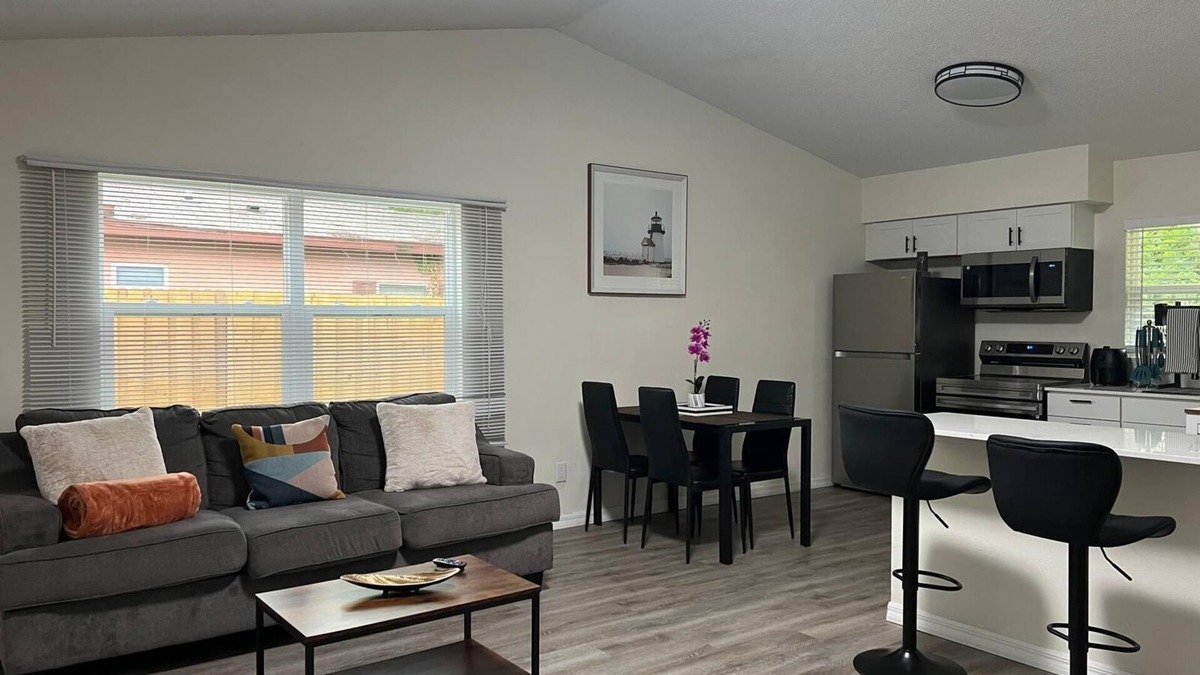 Southwest Orlando House | Modern Home Near Downtown