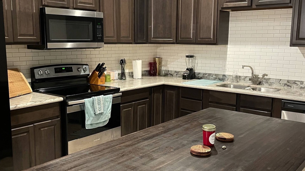 Baker House | Modern Home near Southern University and BTR airport!