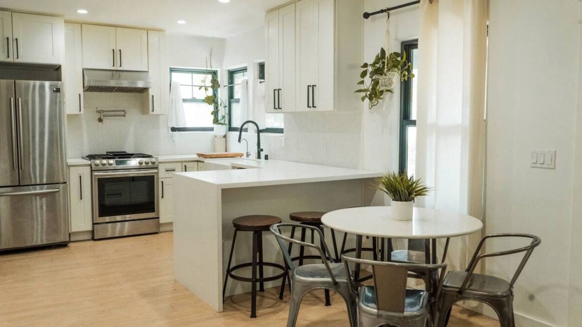 Riverside Rancho House | Modern Home - Tesla Charger - Stay in LA - RiversideRanchoGlendale