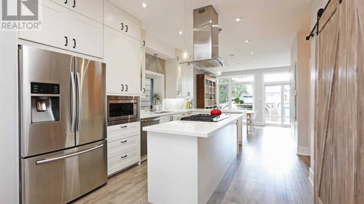 Woodbine - Lumsden House | Modern Home w/Patio, Fireplace, Parking - 20mins to Downtown & Beach
