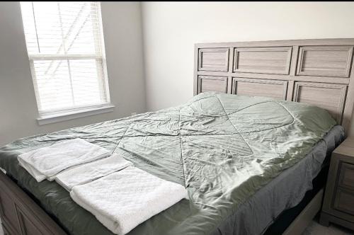 Frederick House | Modern Home with Private Bath Stylish & Comfy
