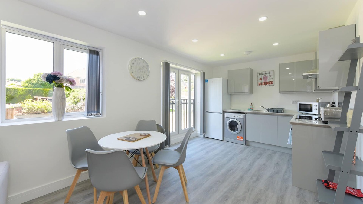 Mapperley Apartment | Modern & Homely 2bed Apt, Low Carbon, Parking