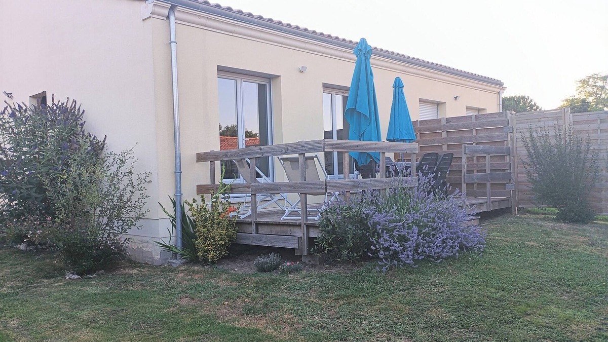 Saint-Ciers-dAbzac House | Modern house T3 65m² enclosed garden, free parking - Bordeaux wine region