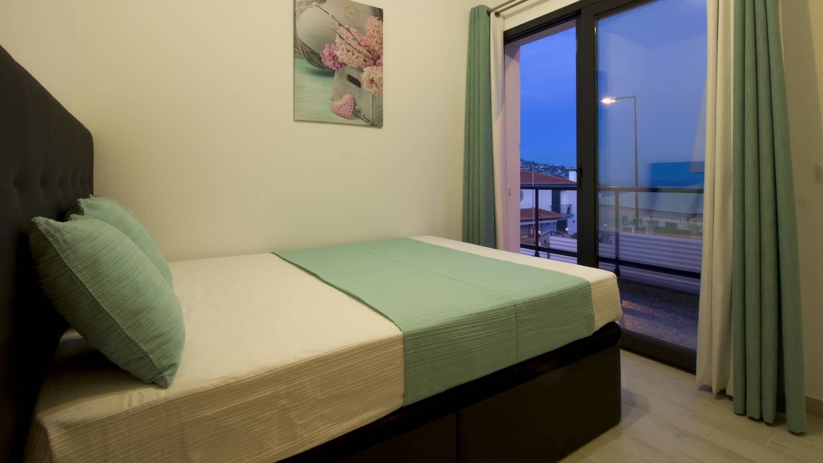 Sao Pedro House | Modern House in Funchal with Great View and BBQ
