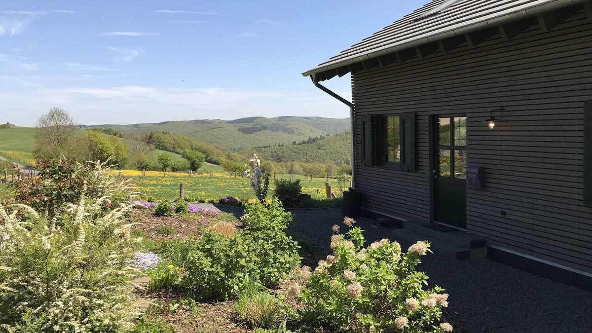 Schleiden House | Modern House-new building with a distant view in the National Park, the "Eifelsteig"
