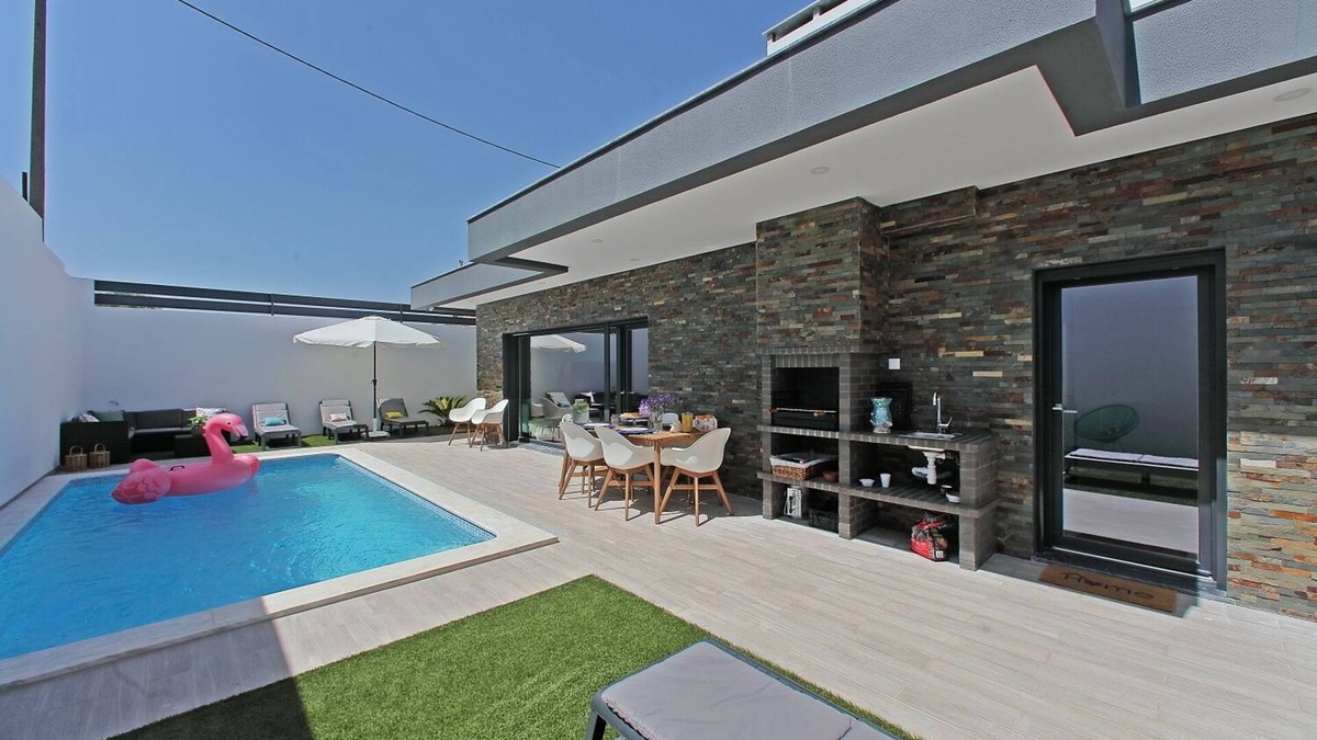 Seixal Villa | Modern House w/Private Heated Pool, Interior garden & Parking - Casa do Sul