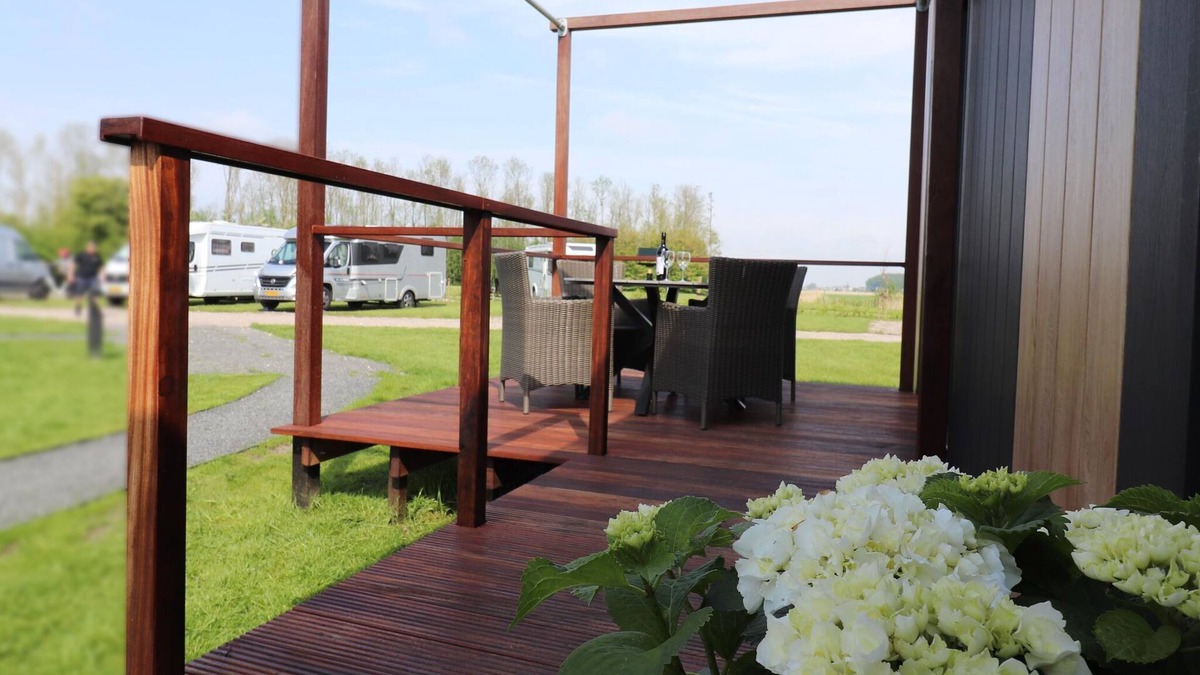 Menaldum Ski Chalet | Modern house with a beautiful view of Friesland
