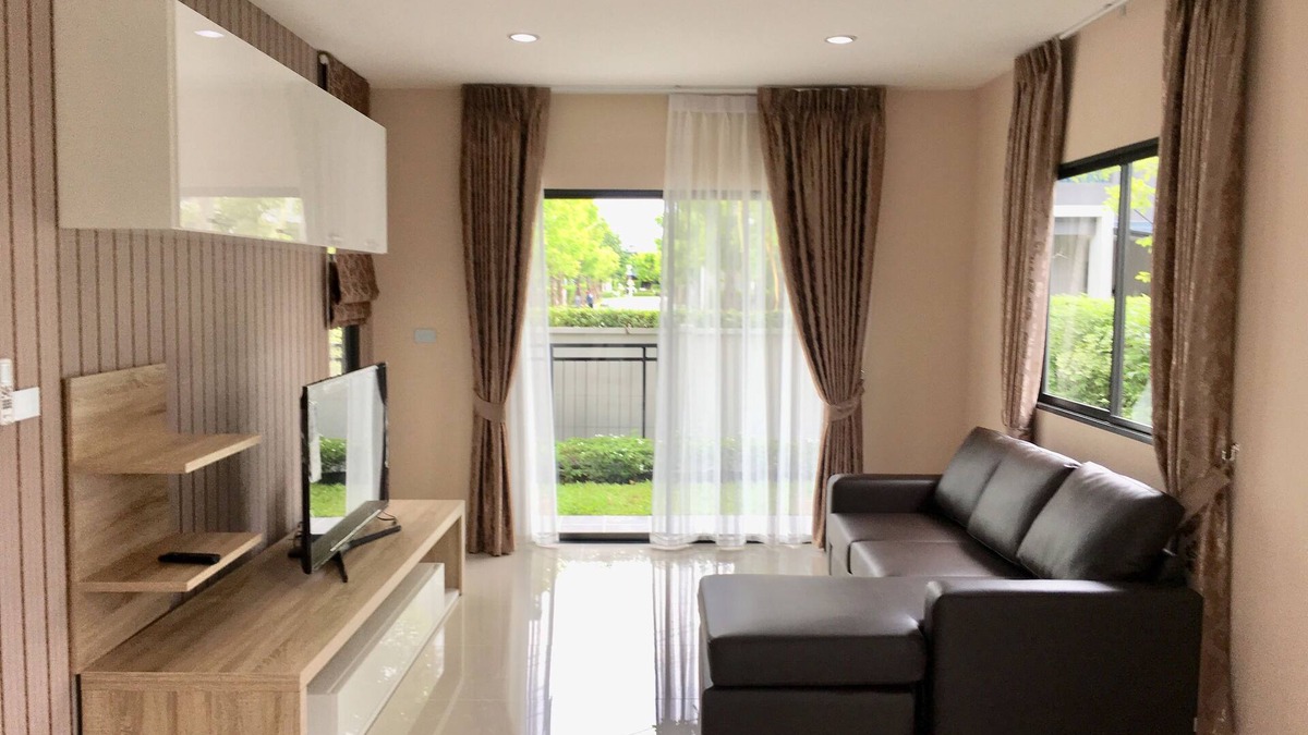 Prawet House | Modern house with fitness and pool, close to airport