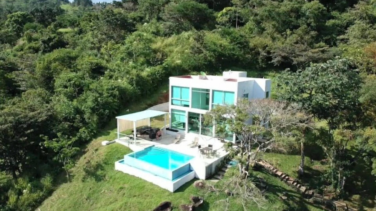 Altos del Maria House | Modern House with Heated Pool and Great Views
