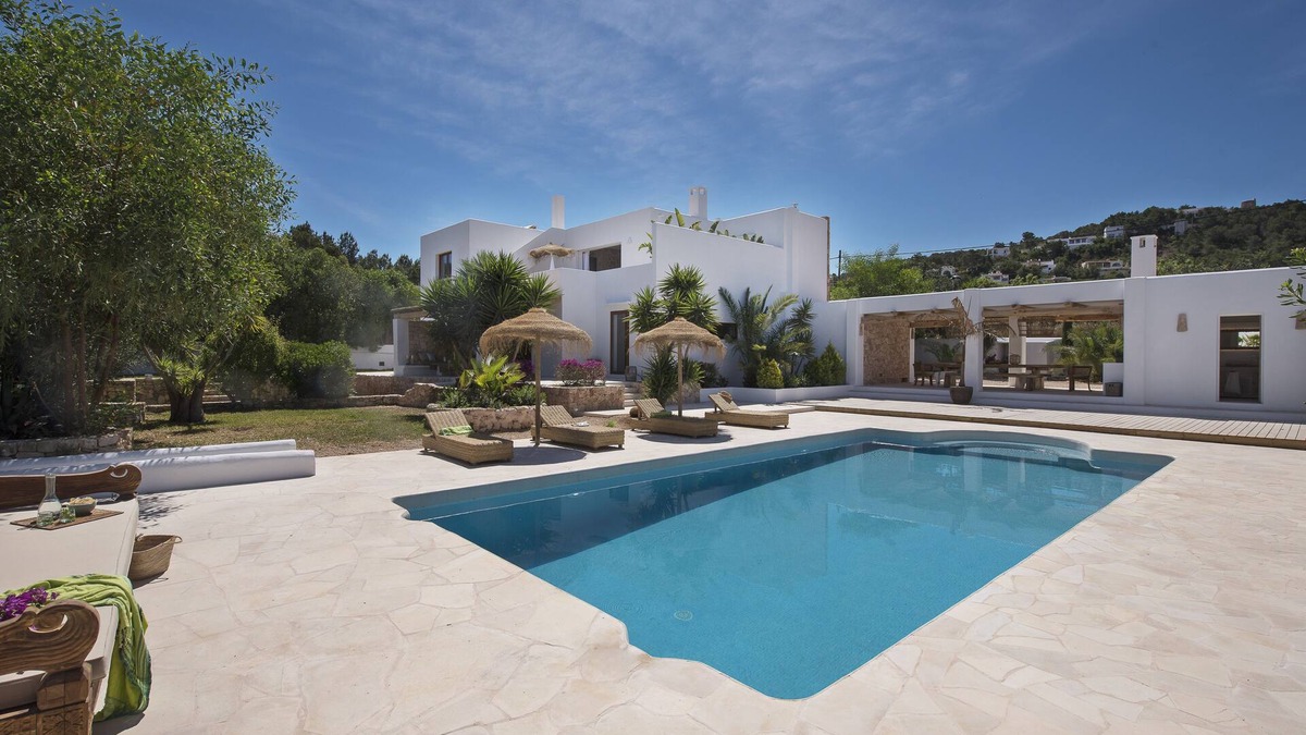 Sant Josep de sa Talaia House | Modern house with Ibiza spirit
