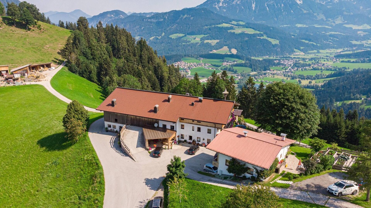 Soell Apartment | Modern house with stunning views over the mountain world
