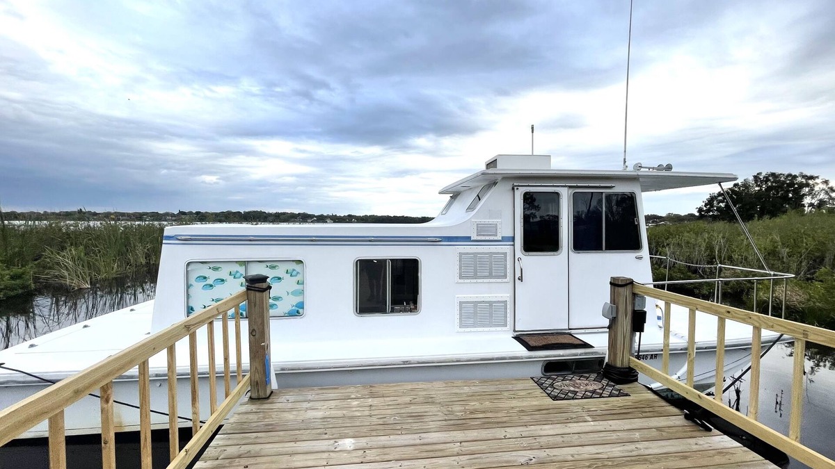 Winter Haven Boat Rental | Modern HouseBoat*AceLoca*4Miles*LegoLand*