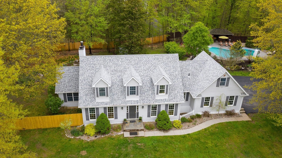 Pine Bush House | Modern Hudson Valley Oasis - 1.5hrs from NYC with heated pool, hot tub, sauna!