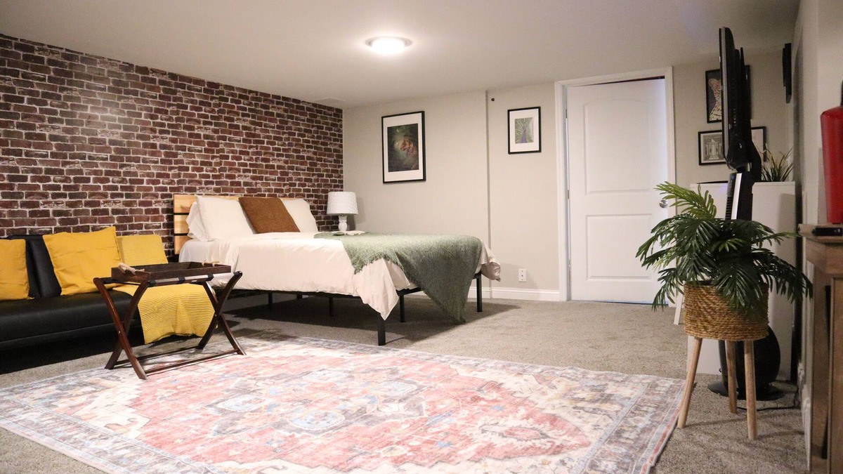 Colerain Township Apartment | Modern Industrial 1BR W/Gym, Ping-Pong, and More!