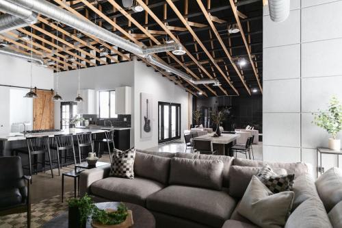 Hy-view House | Modern Industrial-Near Old Town