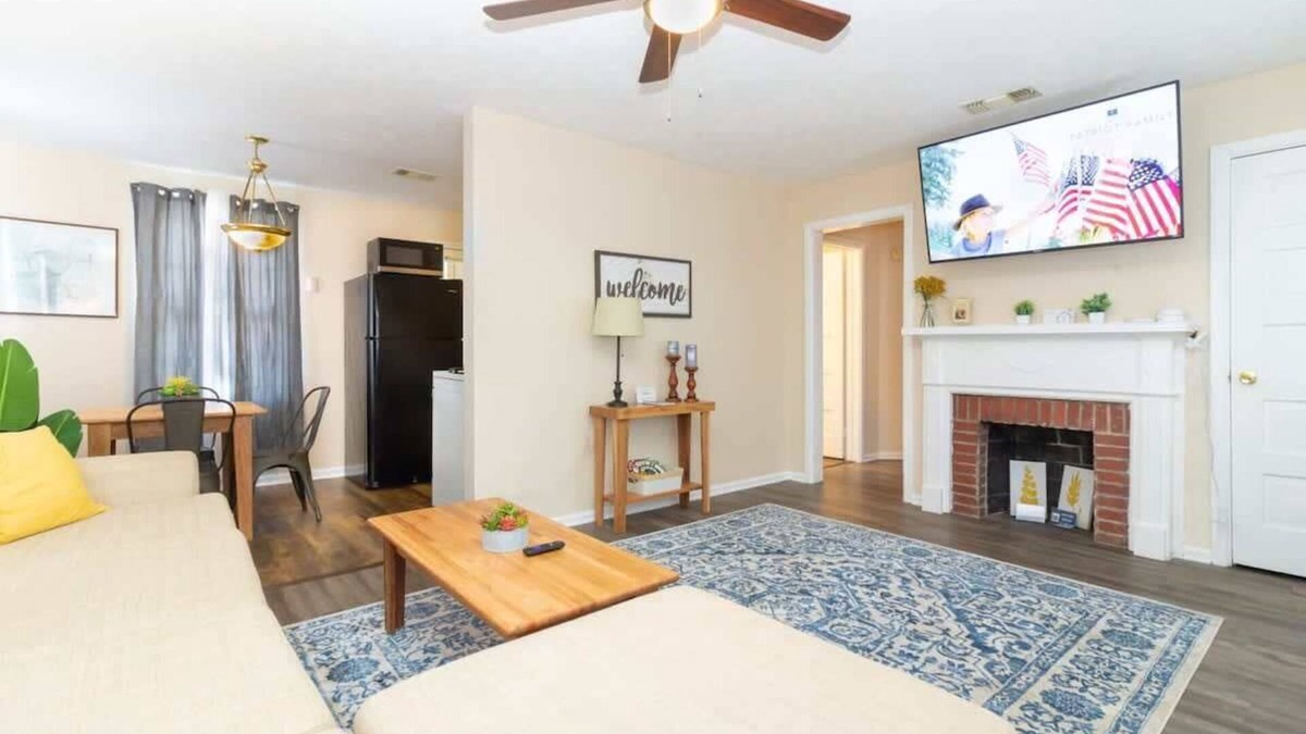 Columbus House | Modern Interior - Delightful Doubles Unit D