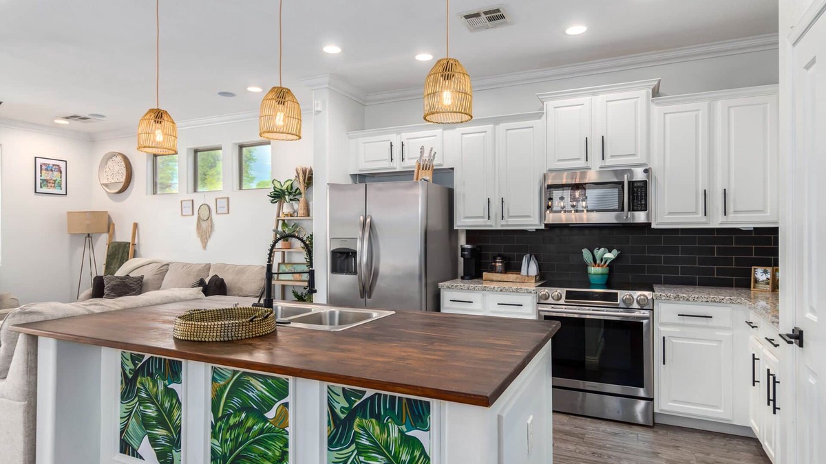 Cooley Station House | Modern Island Getaway w/Heated Pool, Bar & Gazebo