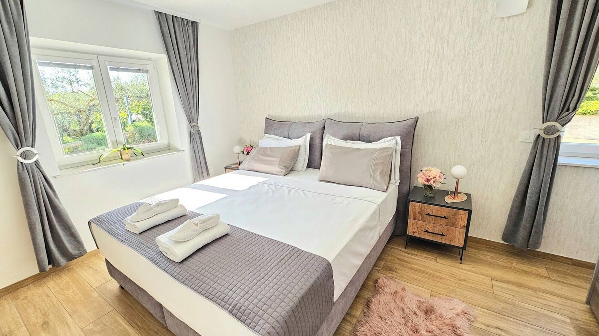 Vanganel Apartment | Modern Istrian Holidayhouse with big garden, family & Pet-friendly