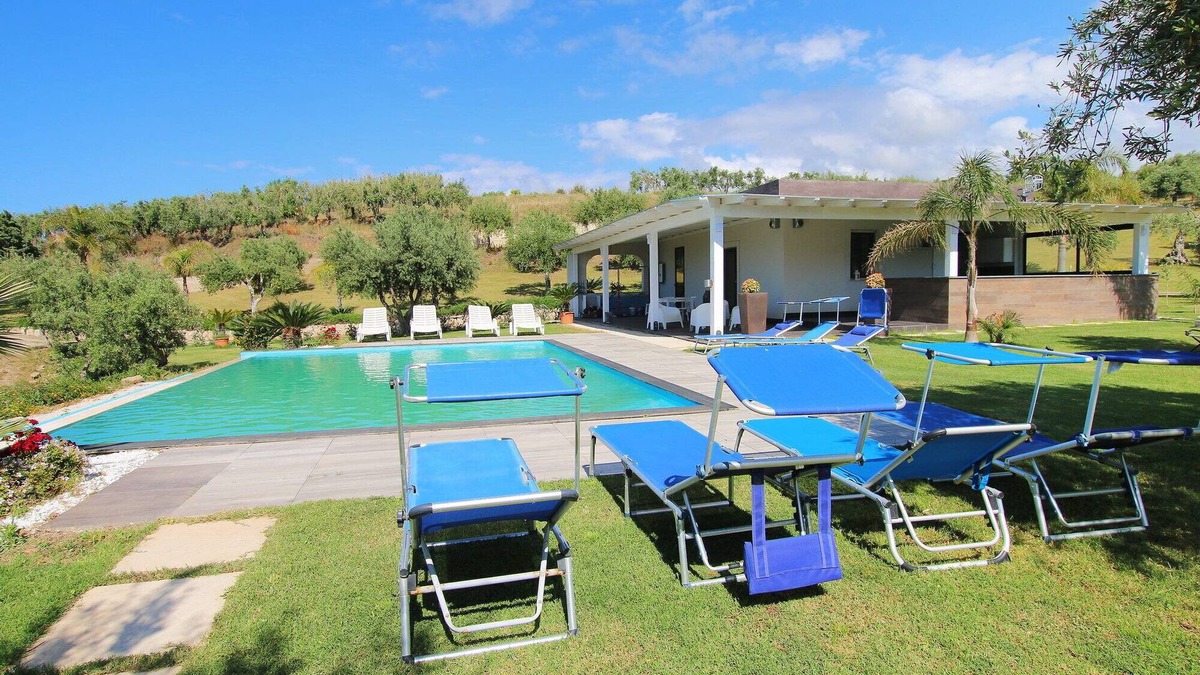 Campofelice di Roccella Villa | Modern property with Private Golf Practice, Private Pool, Garden, WiFi, Sea VIew