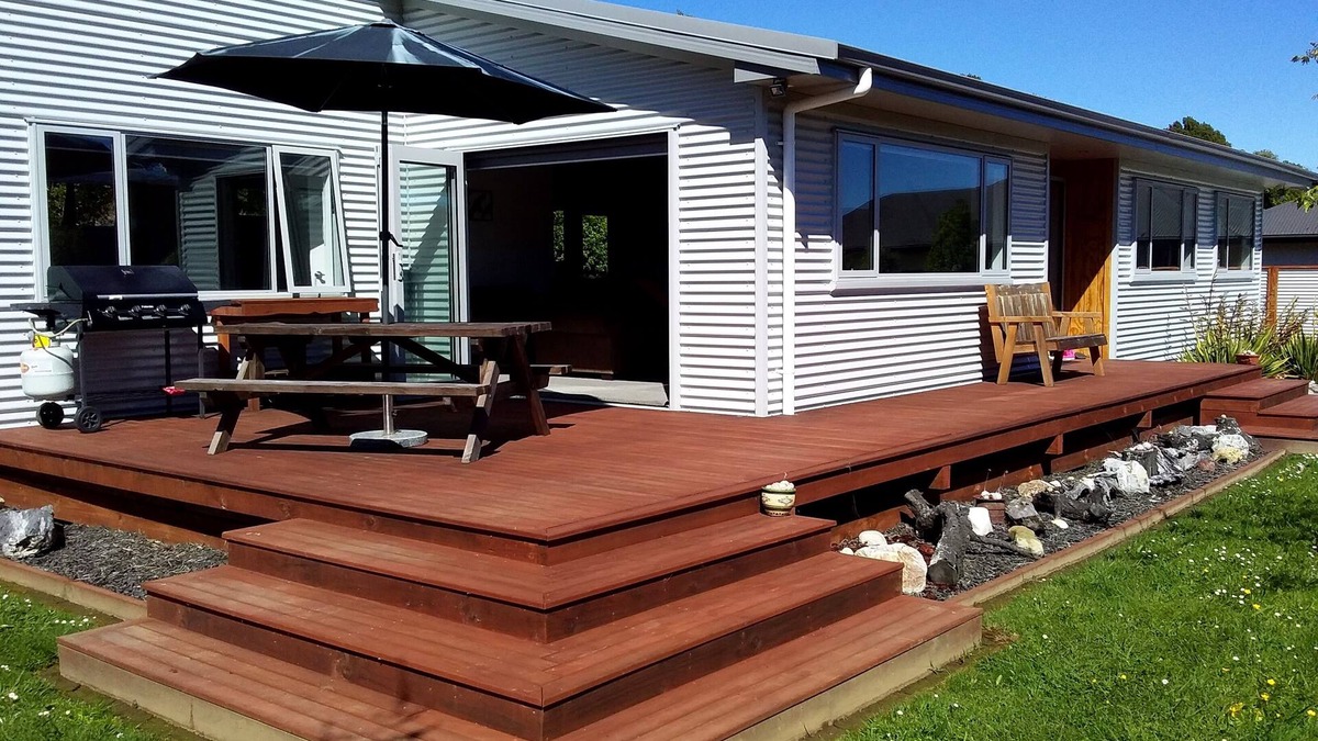Pohara House | Modern 'Kiwi Bach' Holiday Home so Close to the Beach! The perfect retreat!