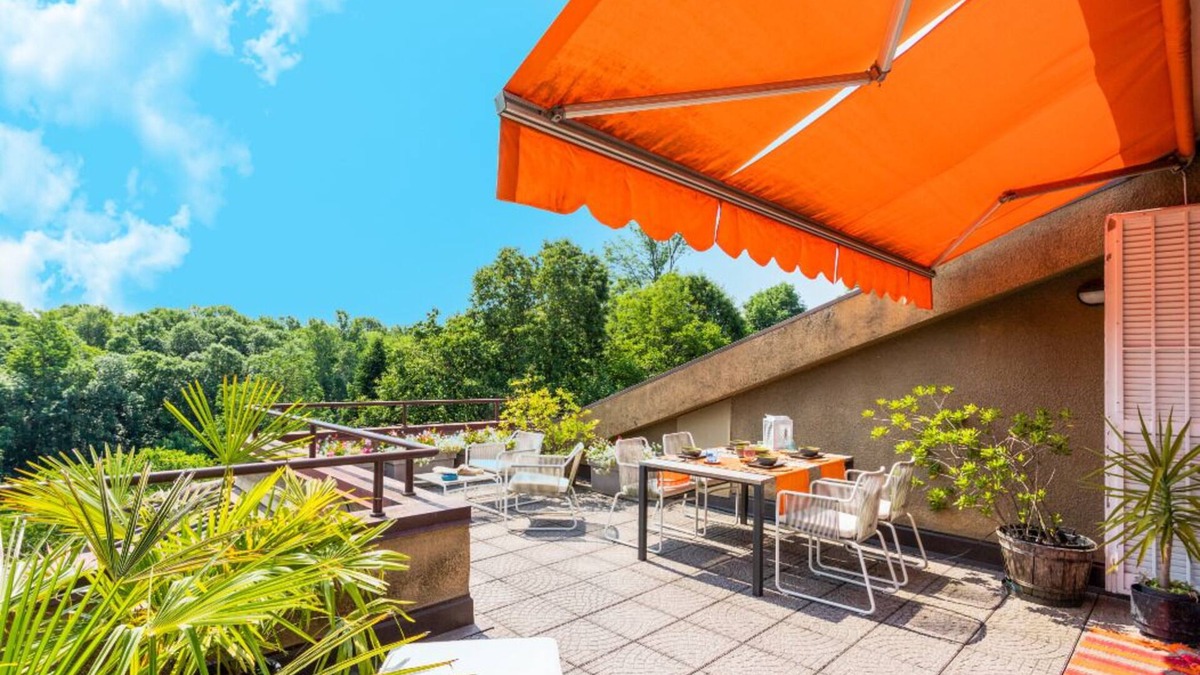 Bardello Apartment | Modern Lake Apartment with Pool & Tennis