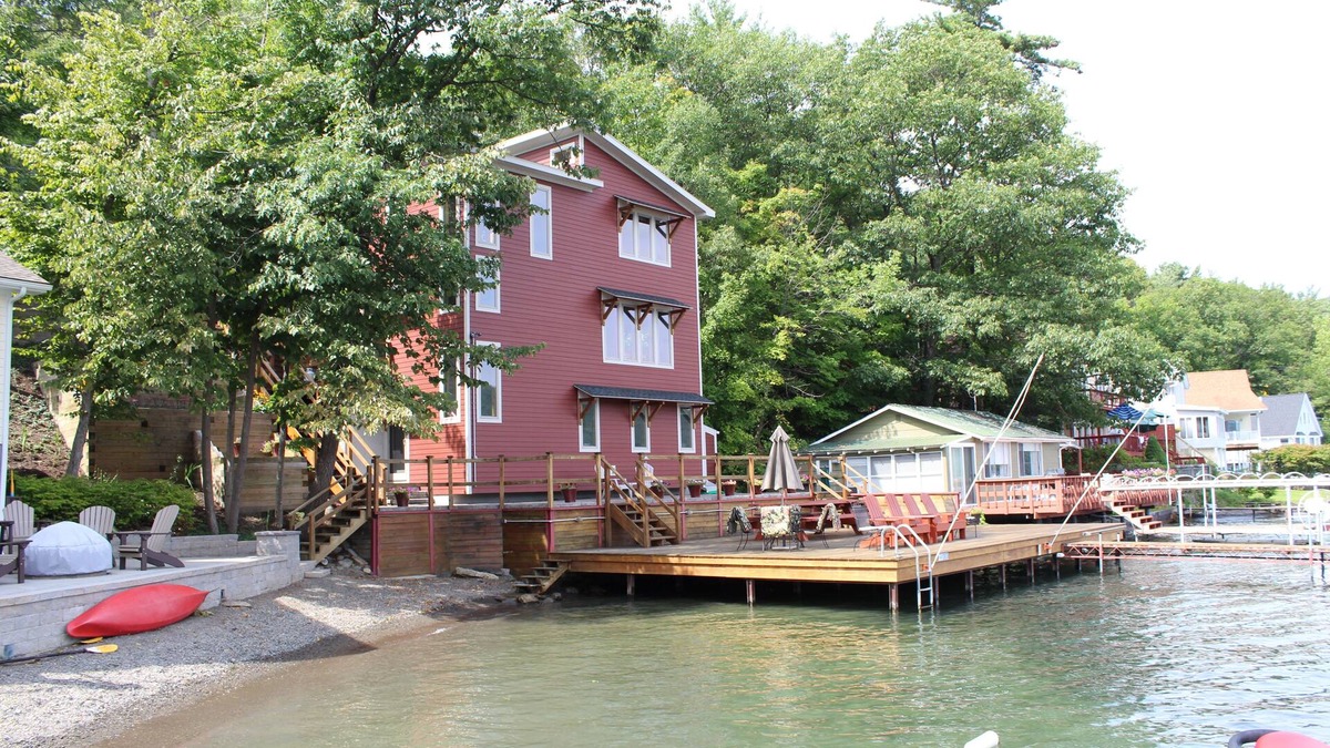 Hammondsport House | Modern Lakefront home