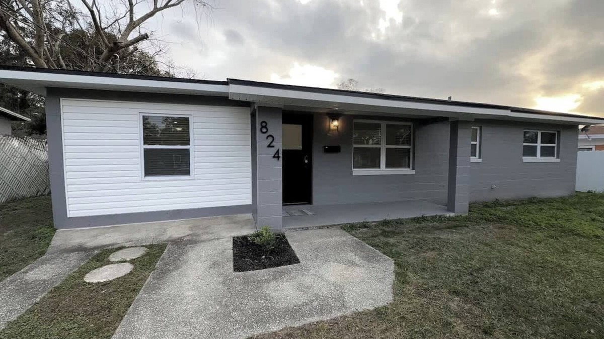 Lakeland House | Modern Lakeland Retreat Longterm