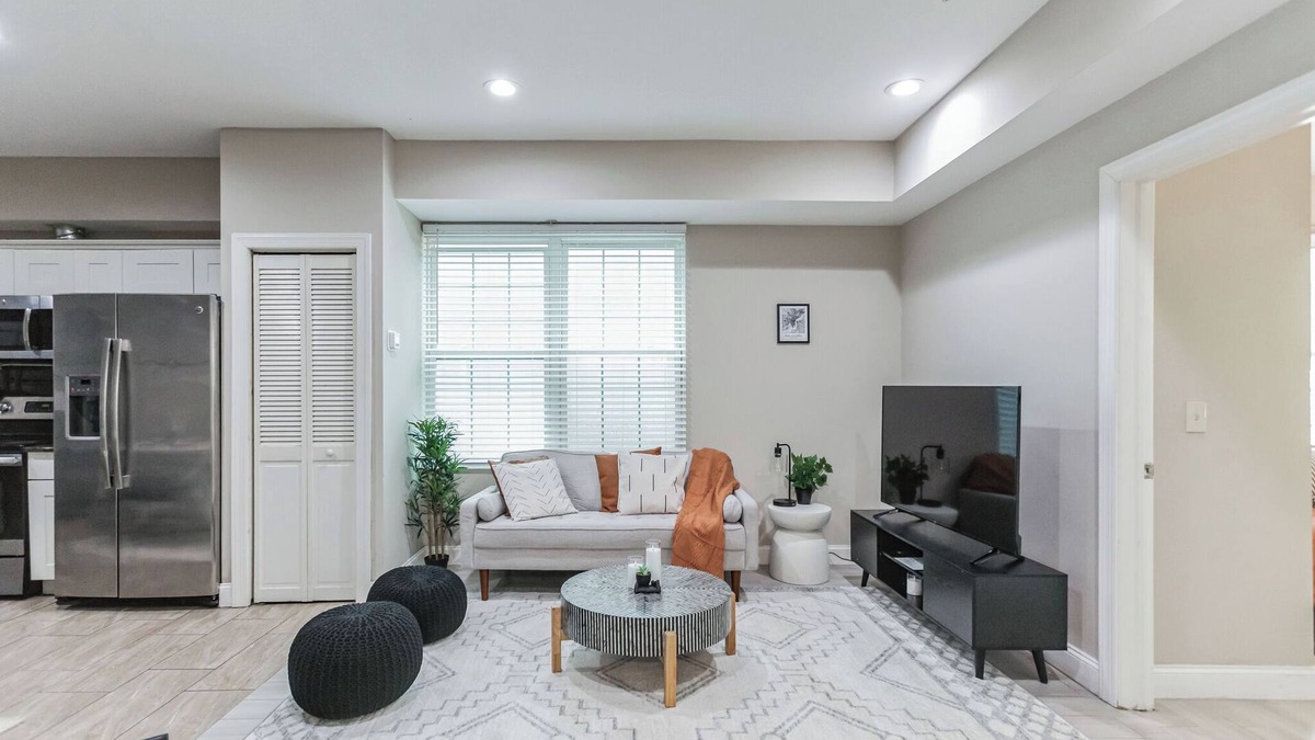 Chinatown Apartment | Modern large 2-bedroom apartment in Central Philadelphia!