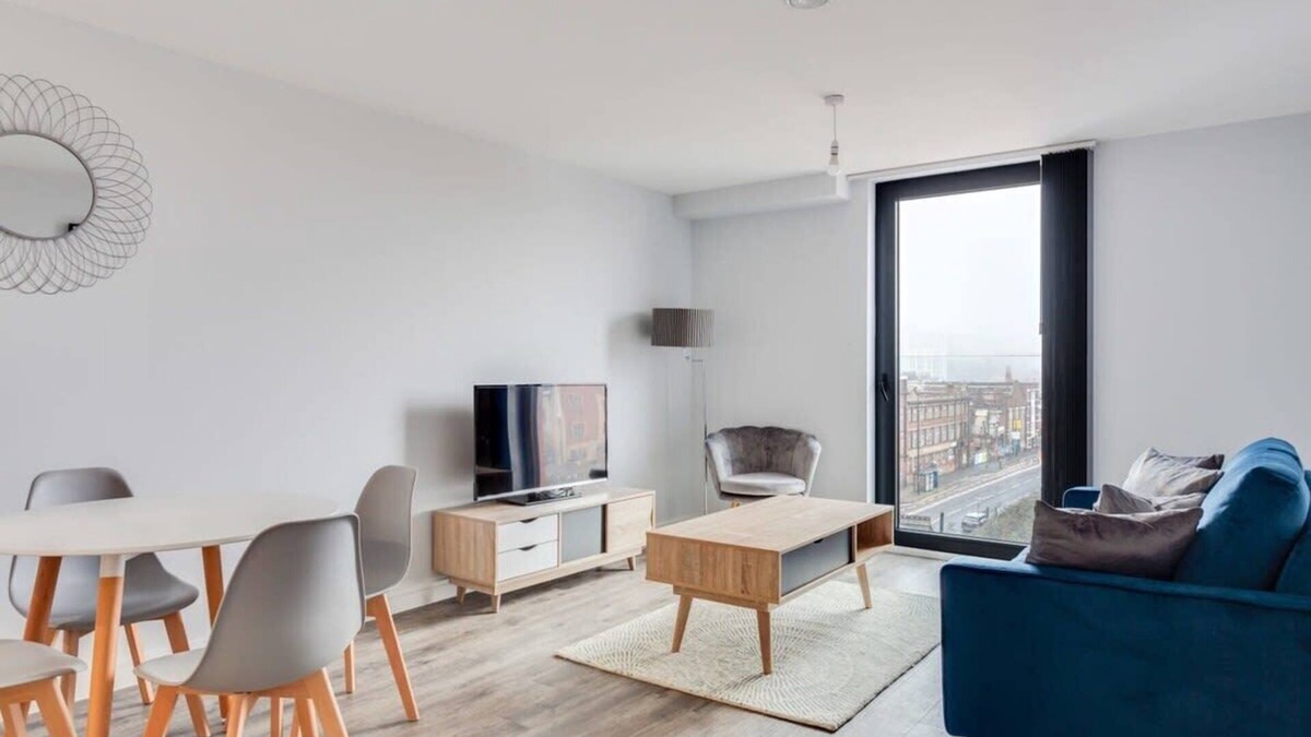 Bordesley Apartment | Modern & Light 2 Bed Flat in Central Birmingham