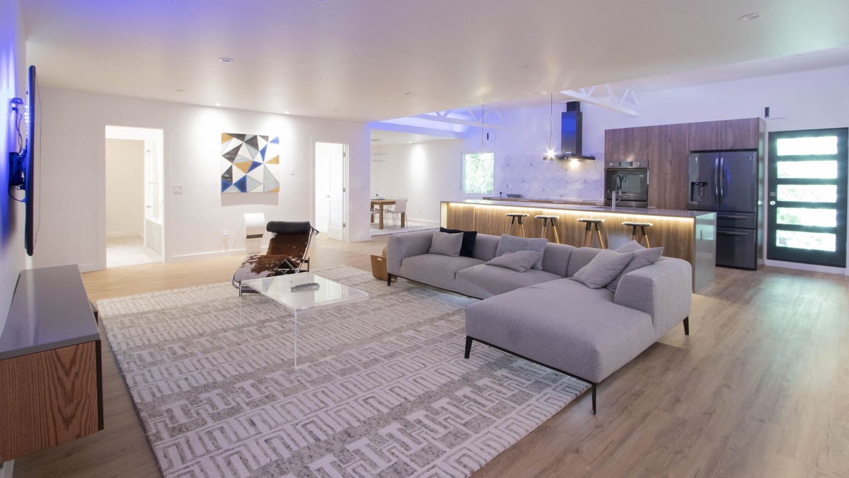 Kirkland Apartment | Modern Living in Kirkland