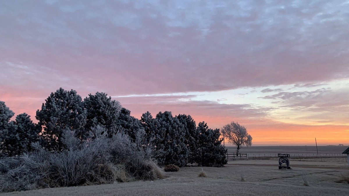 Gove County Cabin | Modern Lodge in quiet, country setting. Family, outdoorsman, and pet-friendly.